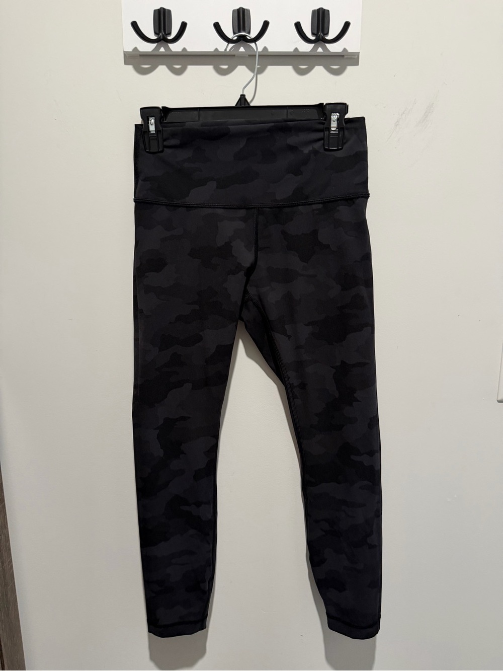 Lululemon Women’s High-Waist Black Camo Leggings